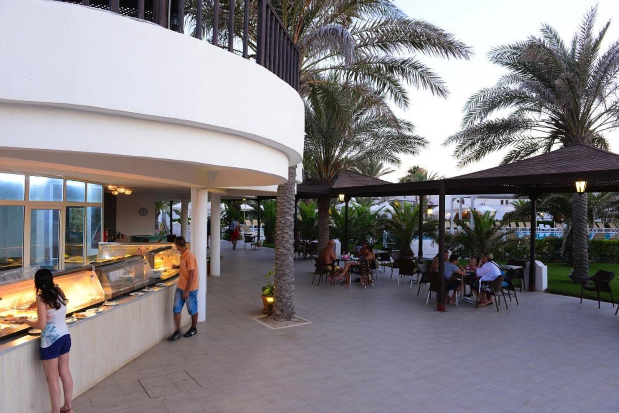 Hotel Meninx Djerba Triffa Bagian luar foto