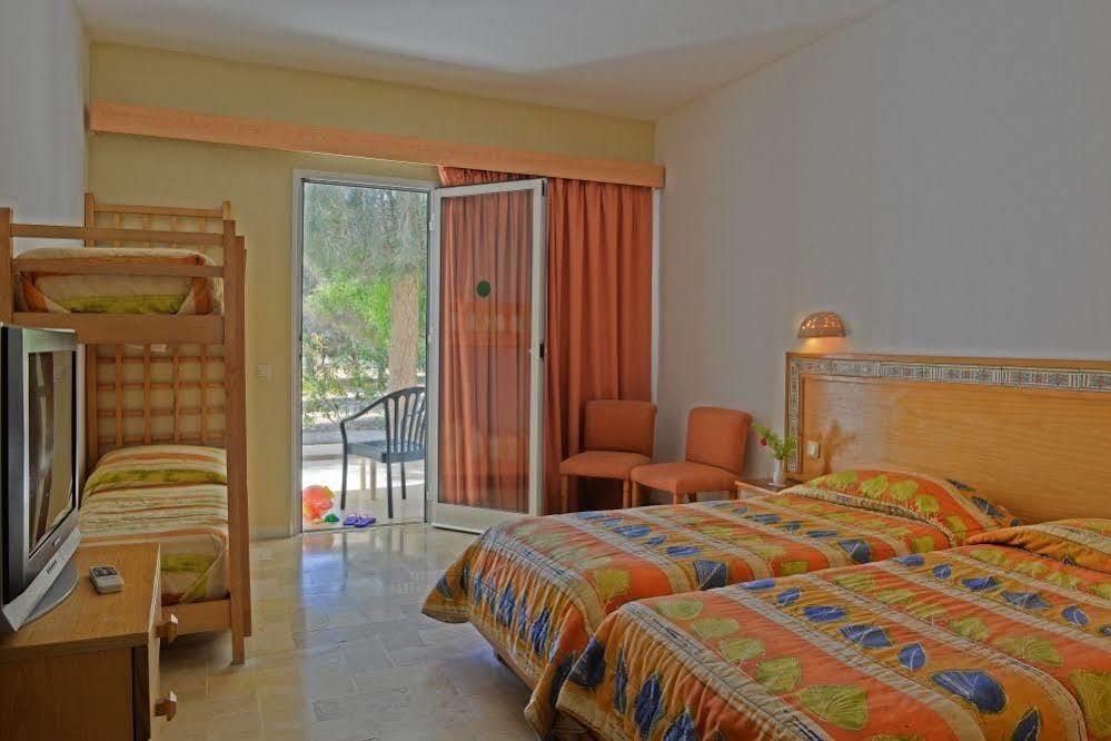 Hotel Meninx Djerba Triffa Bagian luar foto