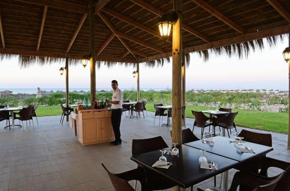 Hotel Meninx Djerba Triffa Bagian luar foto
